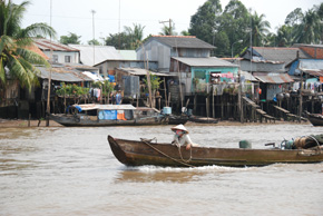 markets along the mekong river